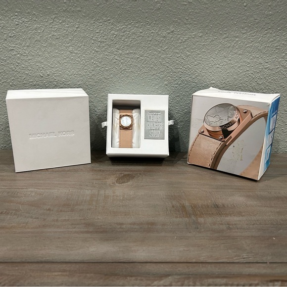 MICHAEL KORS “Rare” and “Limited” Women’s Rosa Gold Watch Hunger Stop - Picture 1 of 16